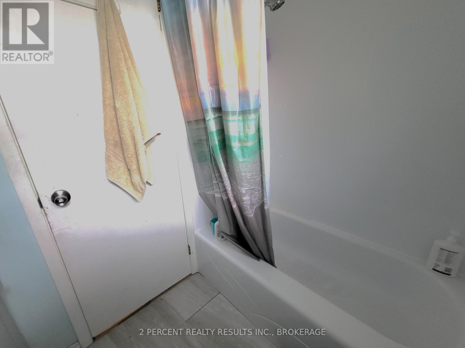 928 OAKVIEW AVENUE - 10