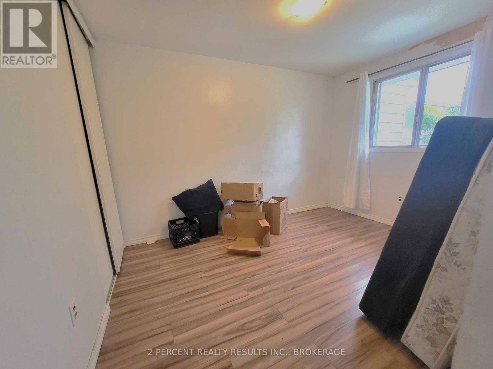 928 OAKVIEW AVENUE - 7