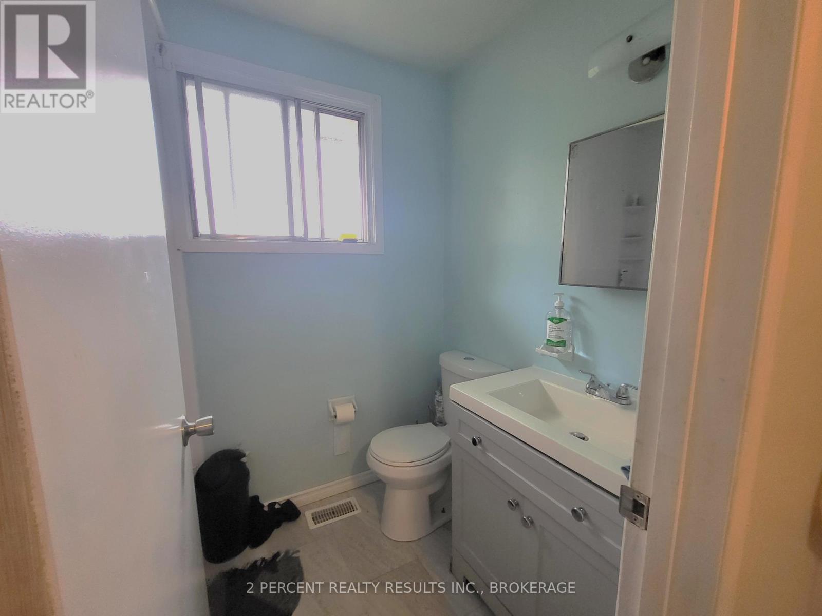 928 OAKVIEW AVENUE - 9