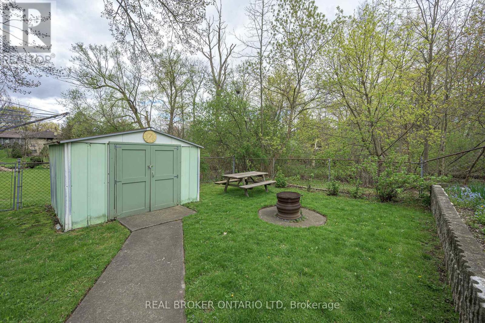 1863 HERBERT AVENUE - 34