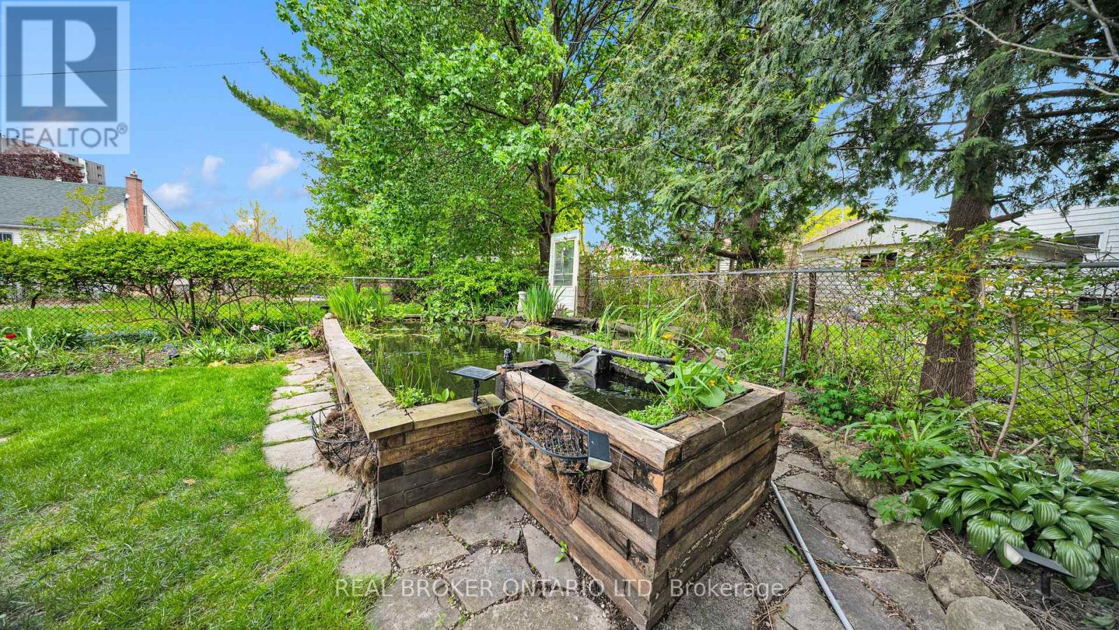 485 SALISBURY STREET - 39