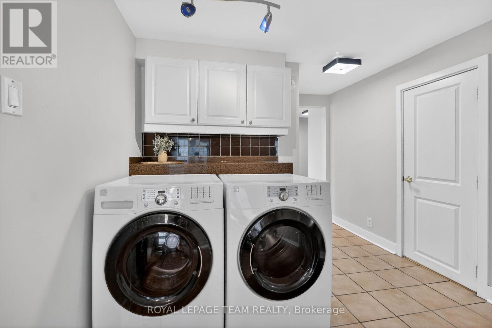 196 PRINCE ALBERT STREET - 18