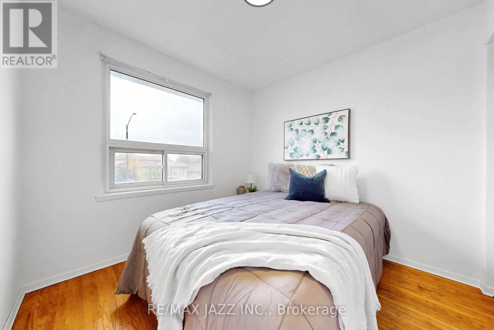 1947 BONNYMEDE DRIVE - 16