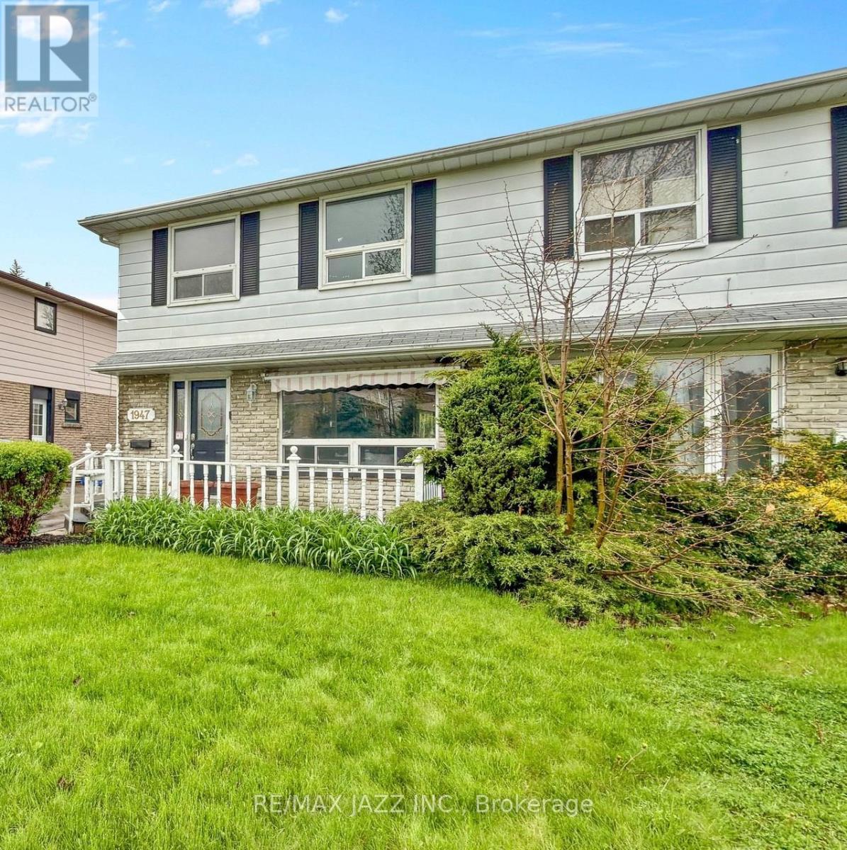 1947 BONNYMEDE DRIVE - 2