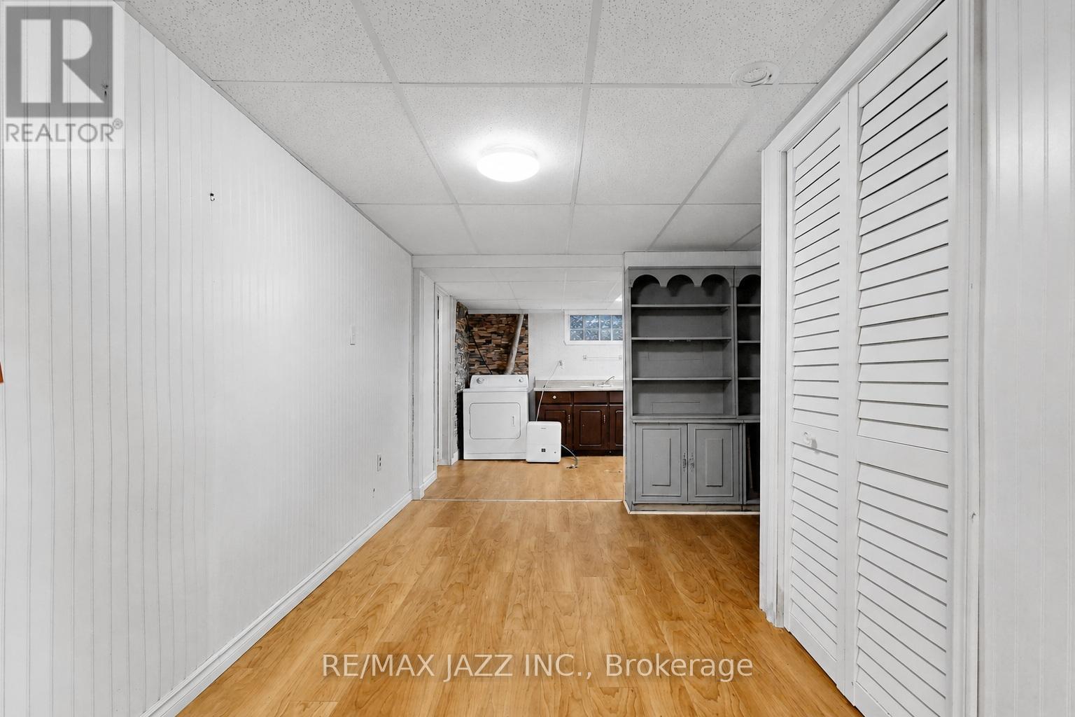 1947 BONNYMEDE DRIVE - 29