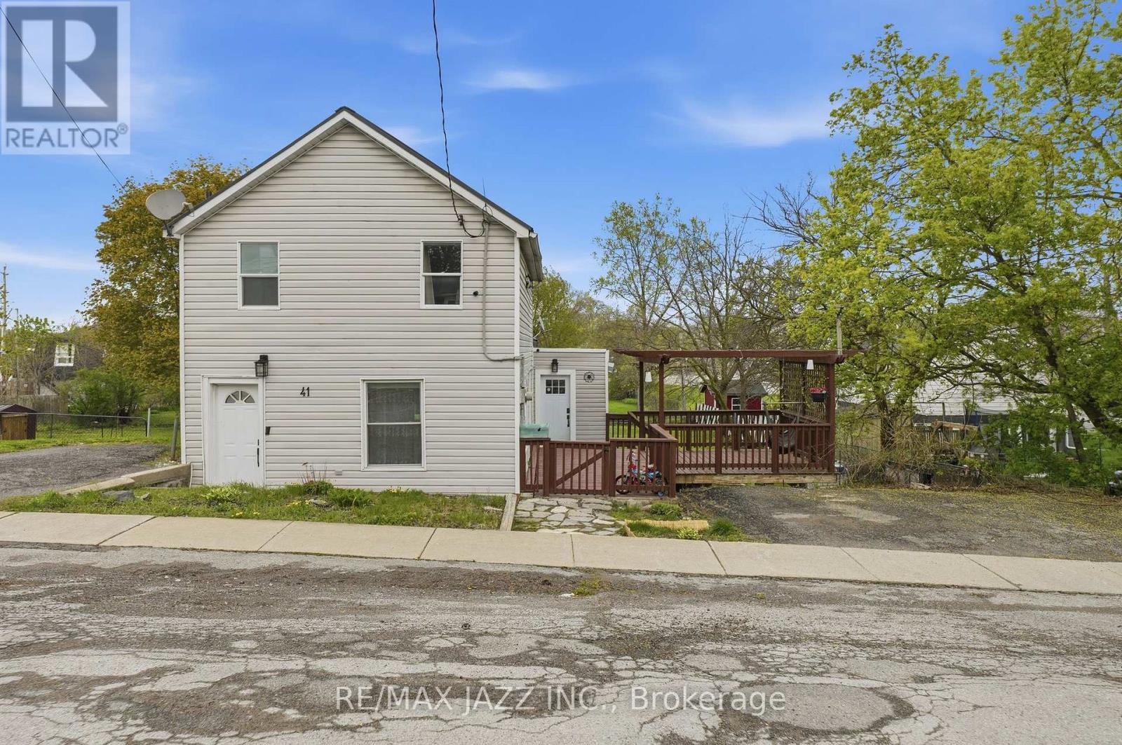 41 BALDWIN STREET - 1
