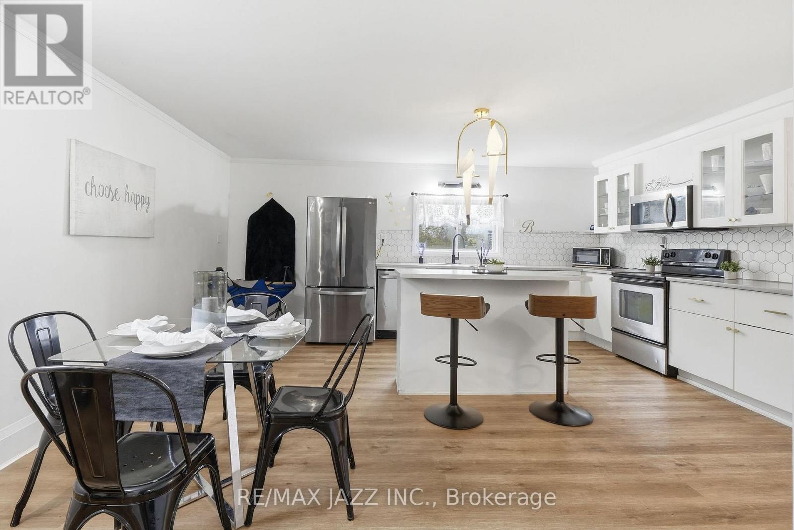 41 BALDWIN STREET - 11