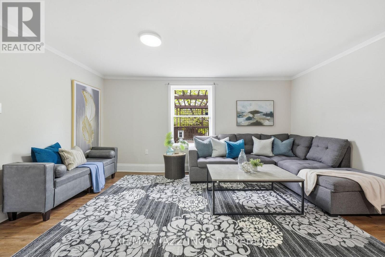 41 BALDWIN STREET - 17