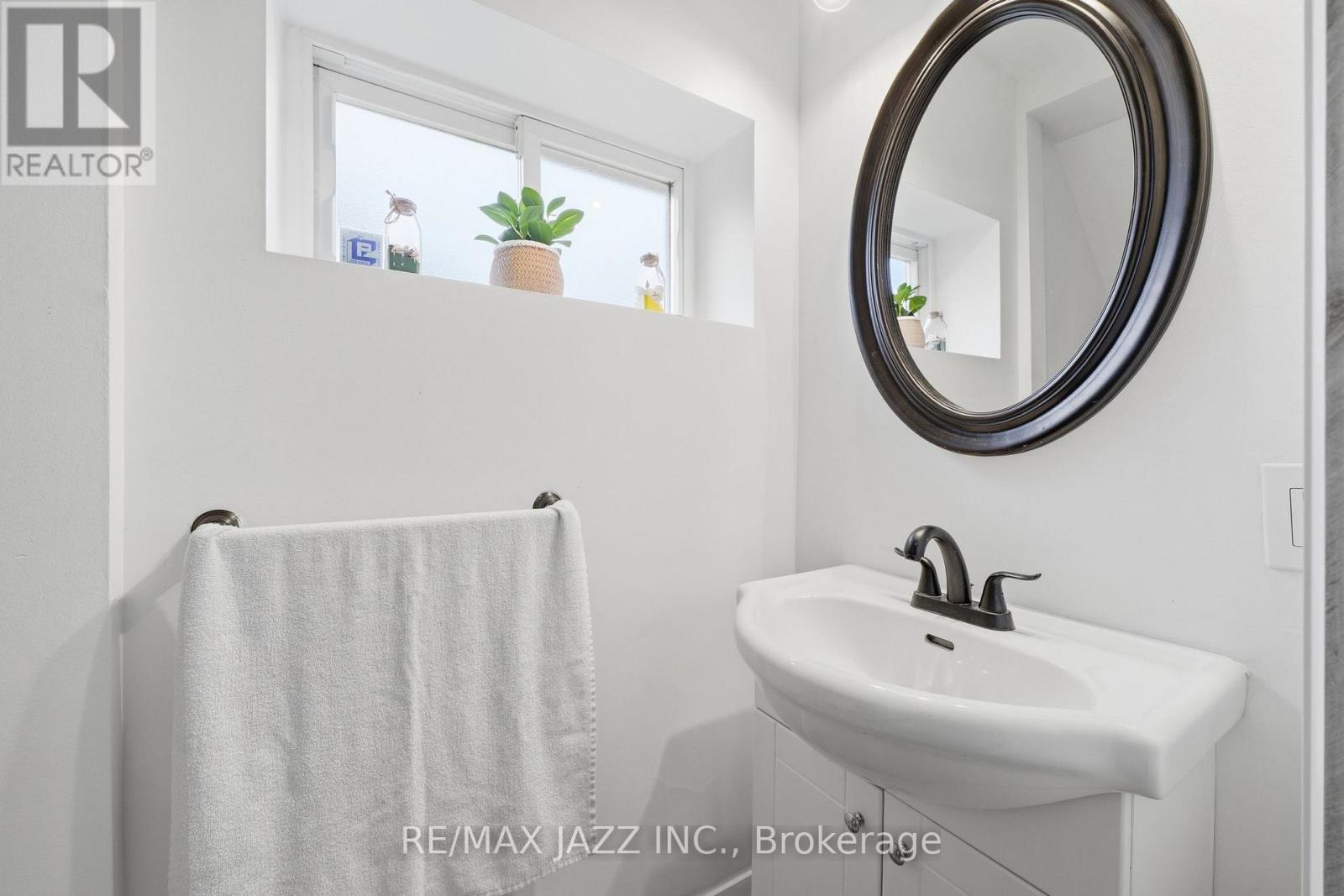 41 BALDWIN STREET - 21