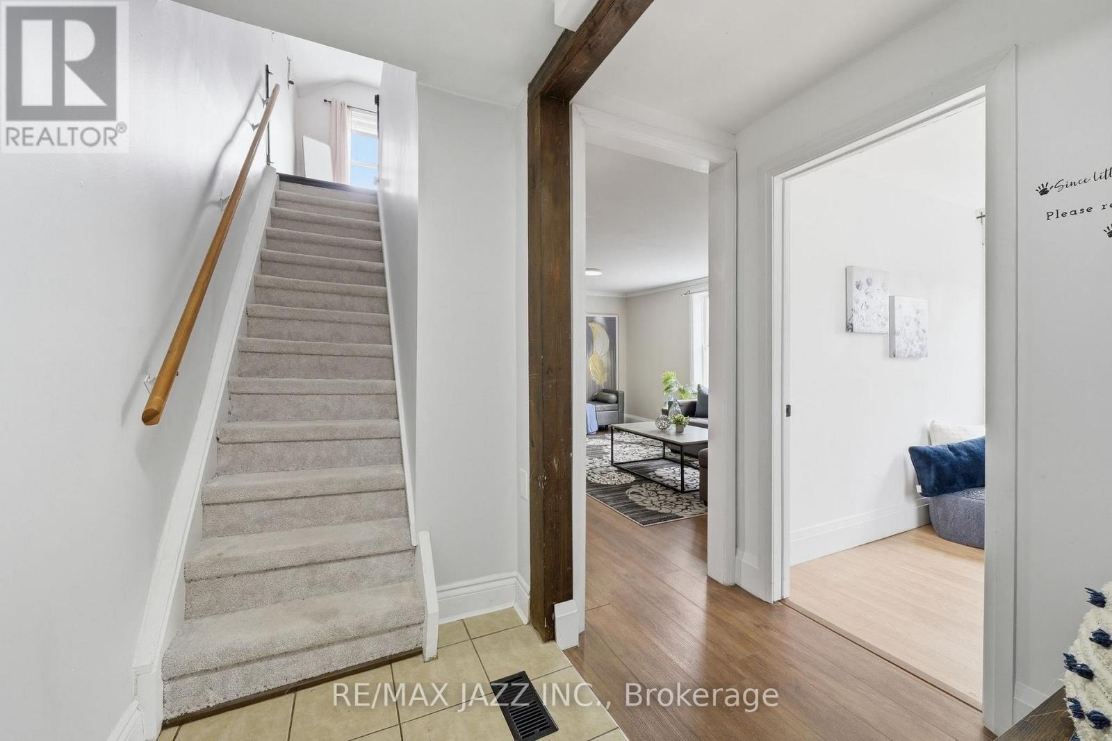 41 BALDWIN STREET - 23