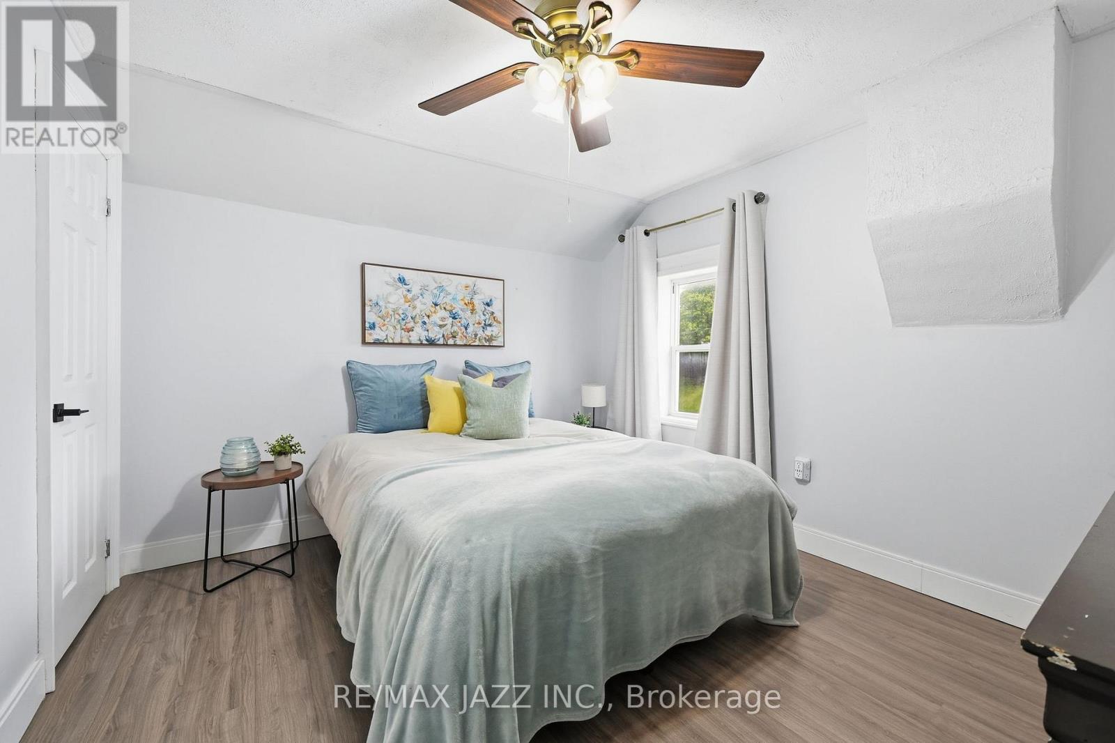 41 BALDWIN STREET - 28