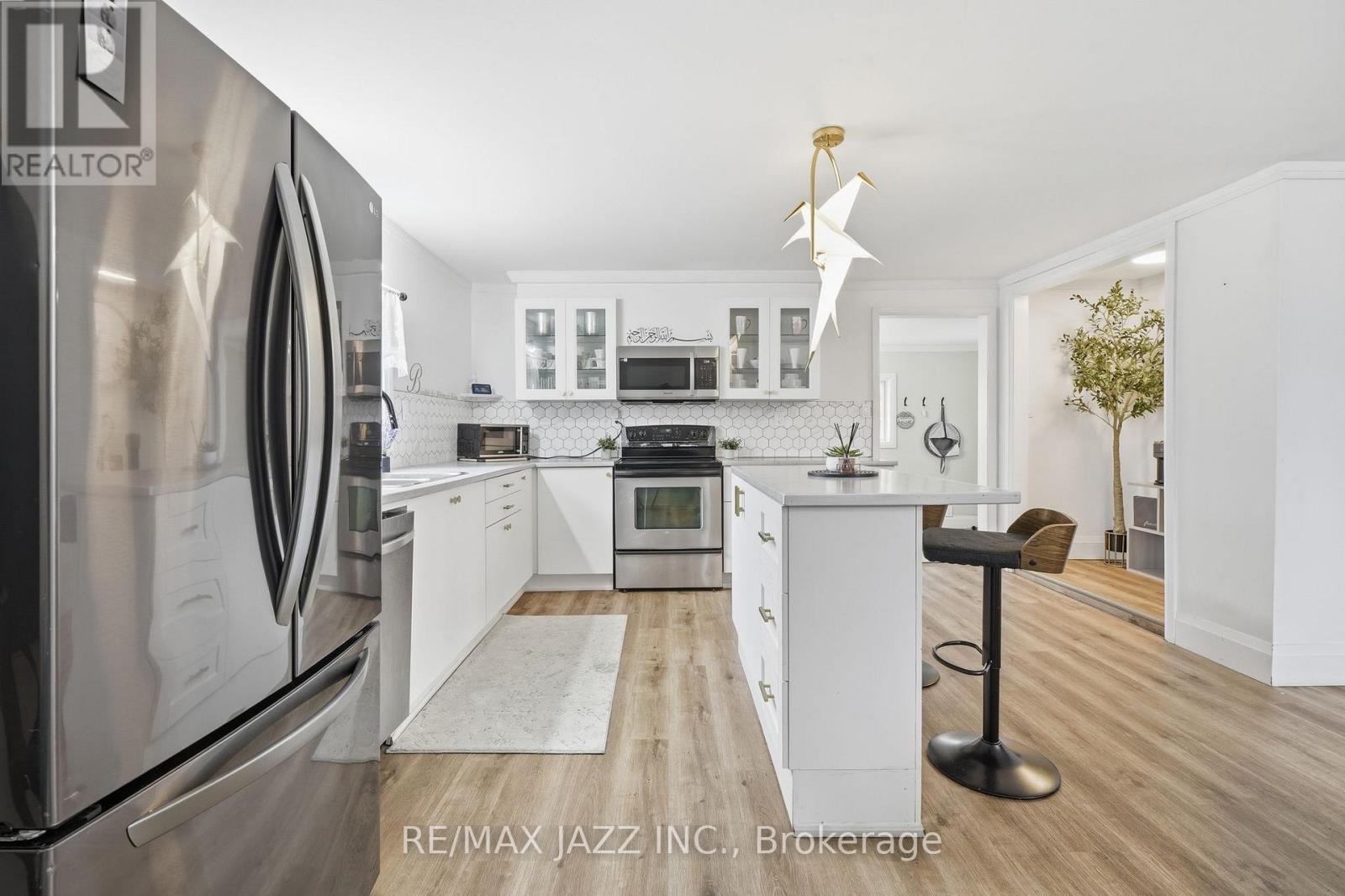 41 BALDWIN STREET - 6