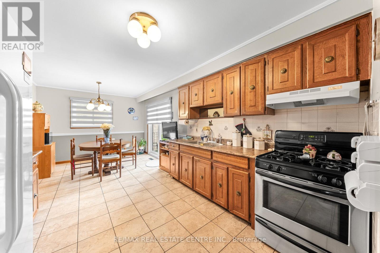 78 PANORAMA CRESCENT - 13