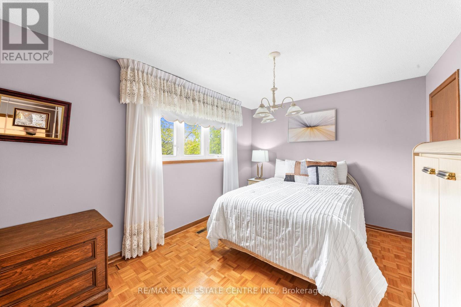78 PANORAMA CRESCENT - 24