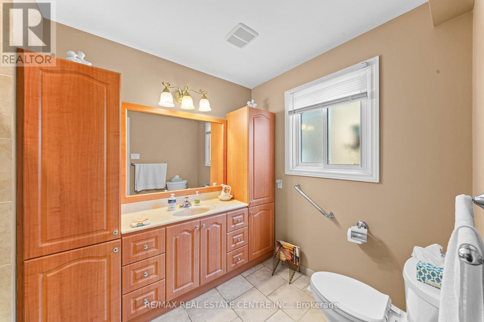 78 PANORAMA CRESCENT - 37