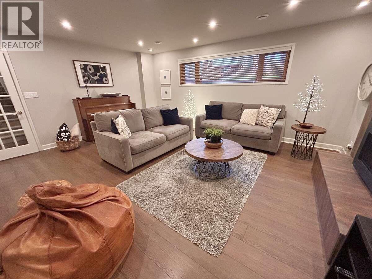 2685 BYRON ROAD, North Vancouver