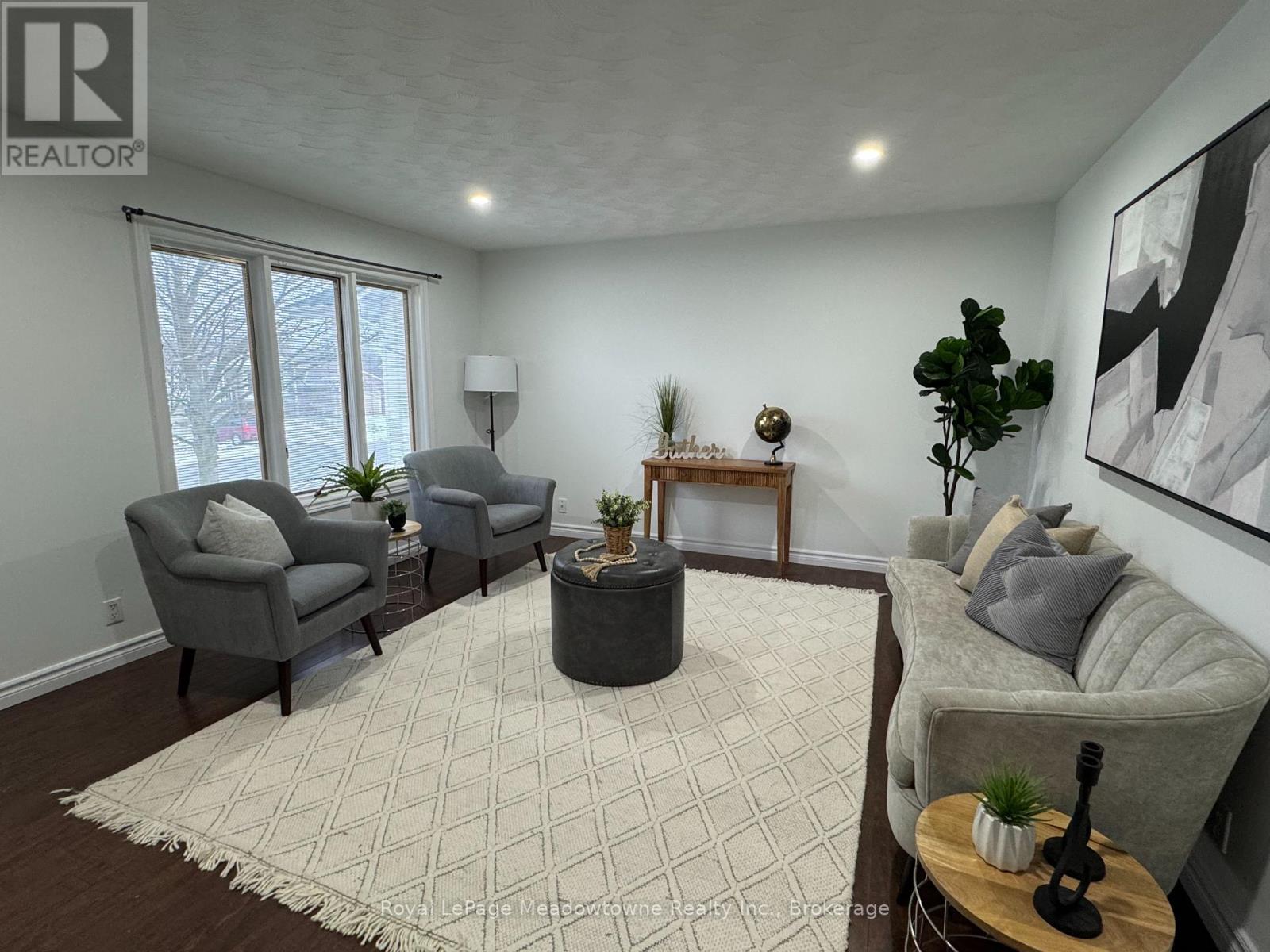 13 THOMPSON DRIVE - 7