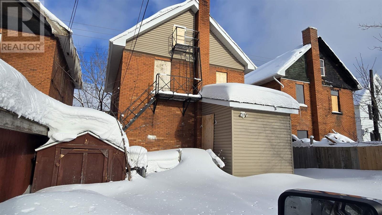 159 Wellington ST E - 6
