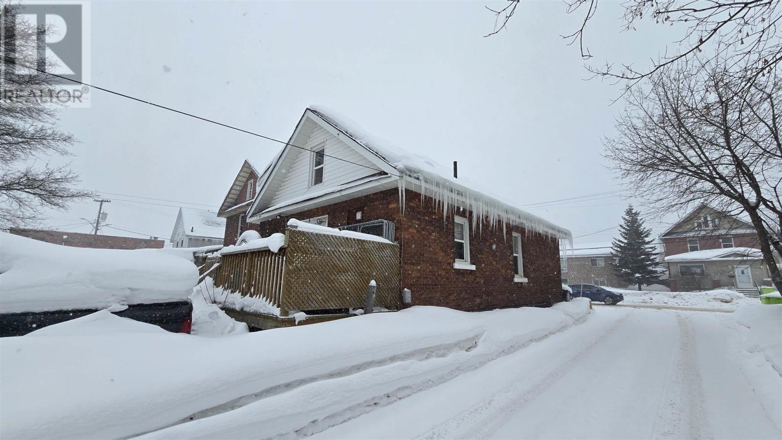 37 Albert ST E