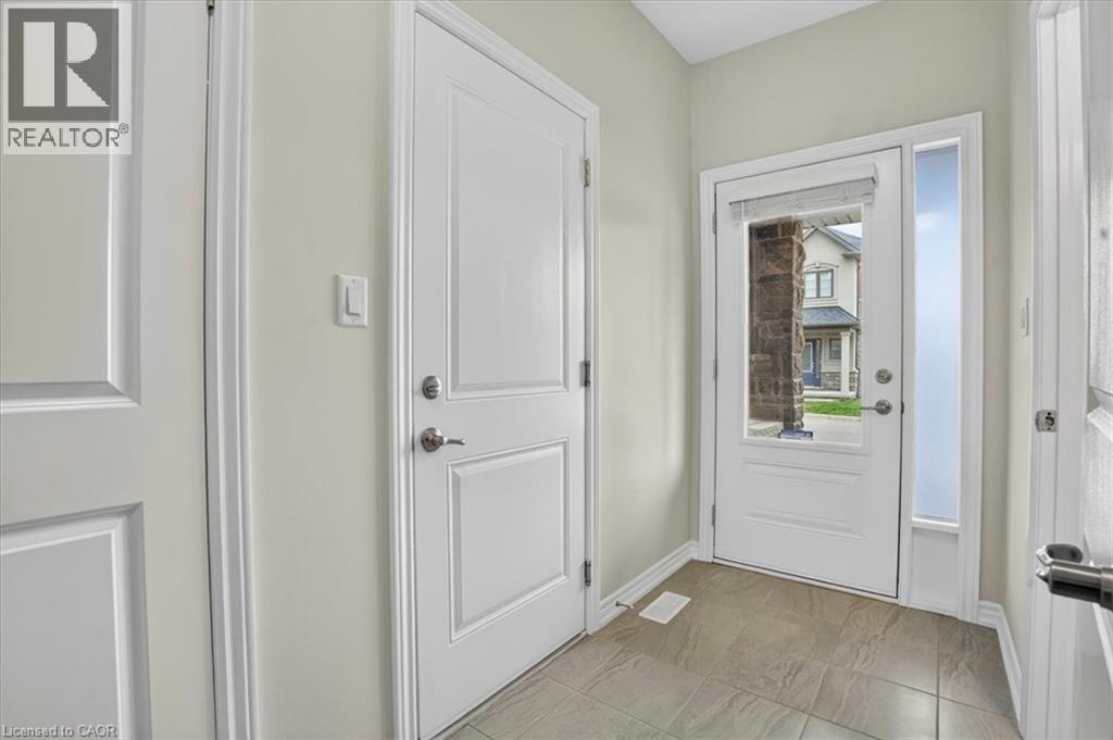 324 EQUESTRIAN Way Unit# 16, Cambridge, Ontario, N3E0E2 — Photo 2