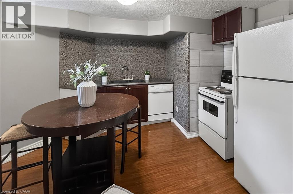 3212 ROSEVILLE Road - 40