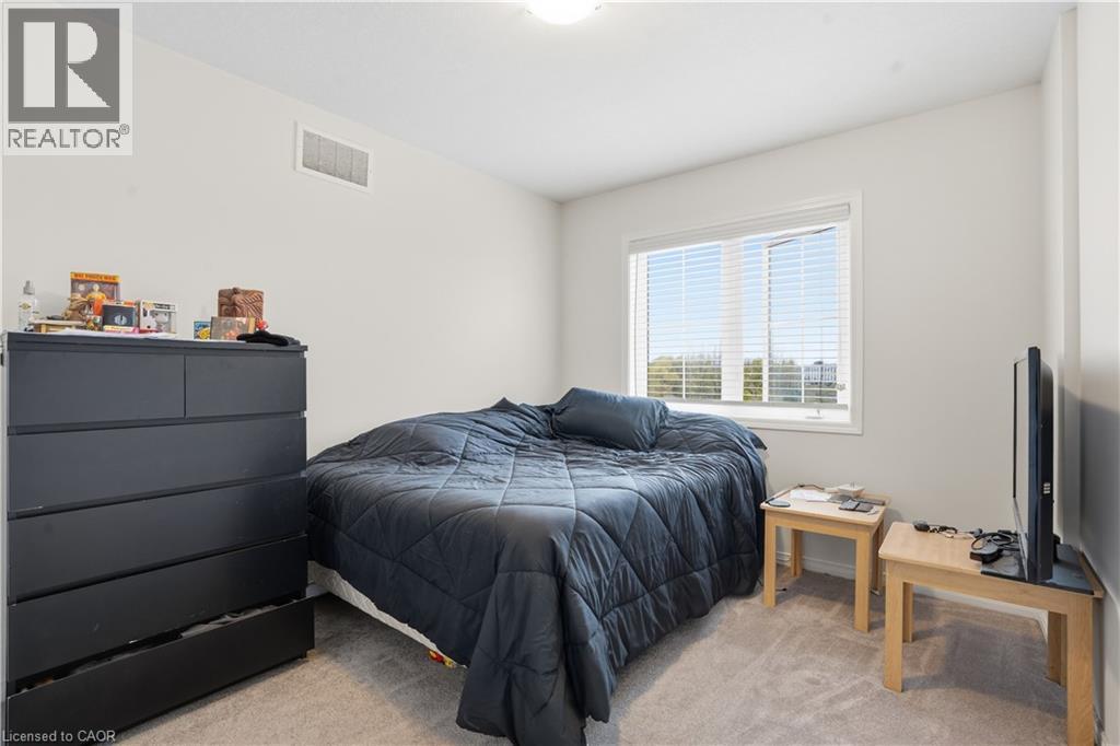45 W LONGBOAT Lane W, Brantford, Ontario, N3T0P3 — Photo 3