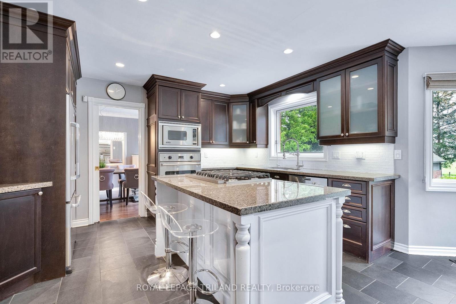 148 SALISBURY DRIVE - 14
