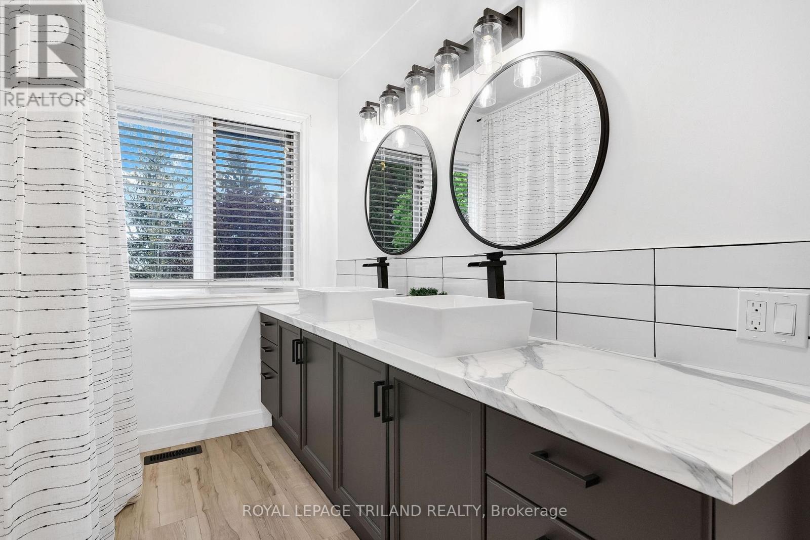 148 SALISBURY DRIVE - 34