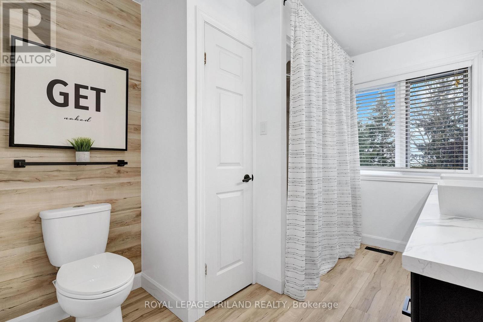 148 SALISBURY DRIVE - 35