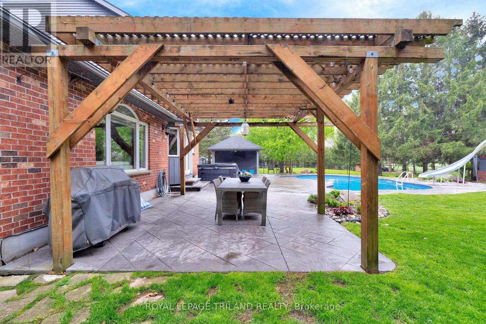 148 SALISBURY DRIVE - 44