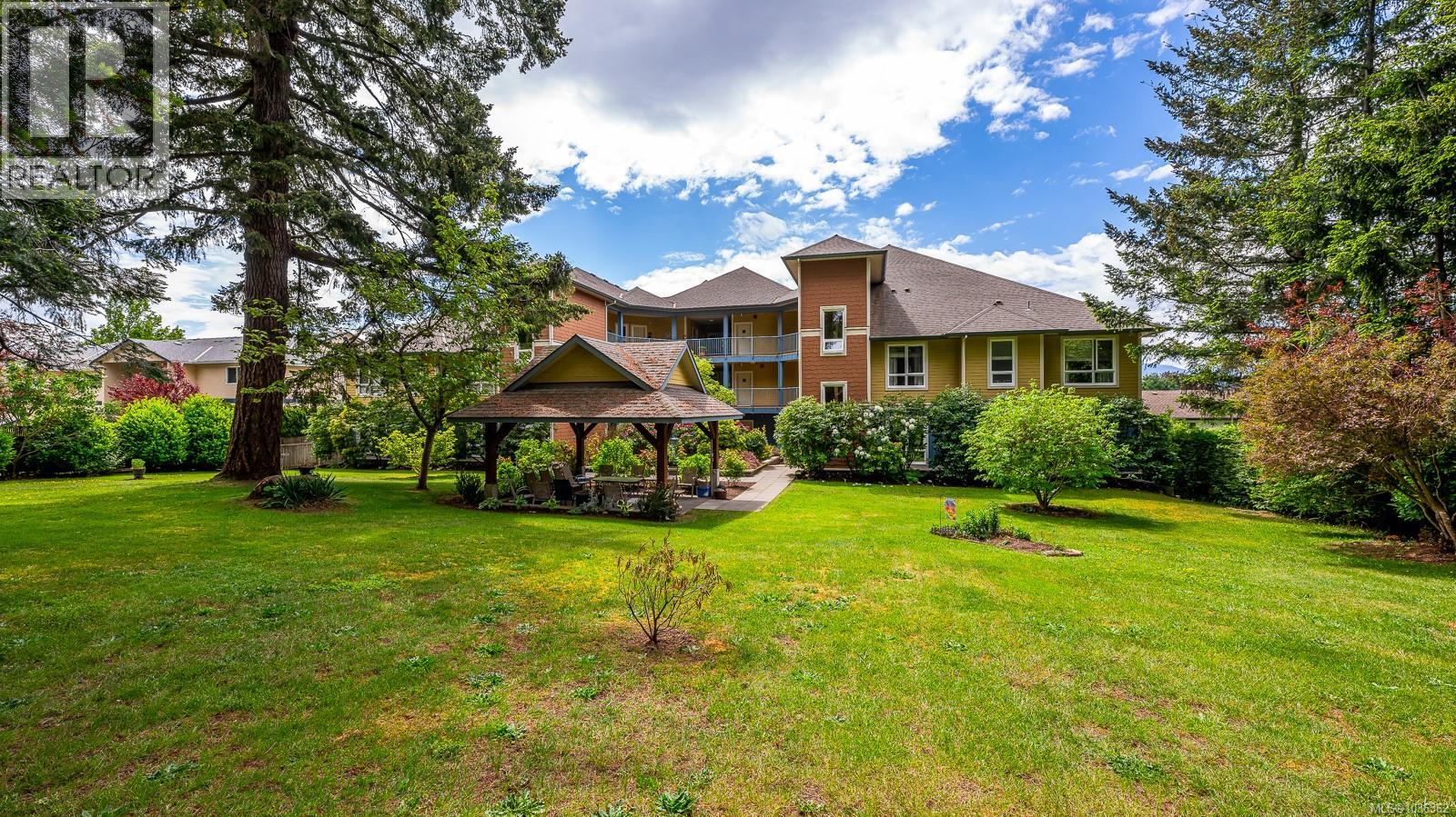 #303 1912 Comox Ave - 4
