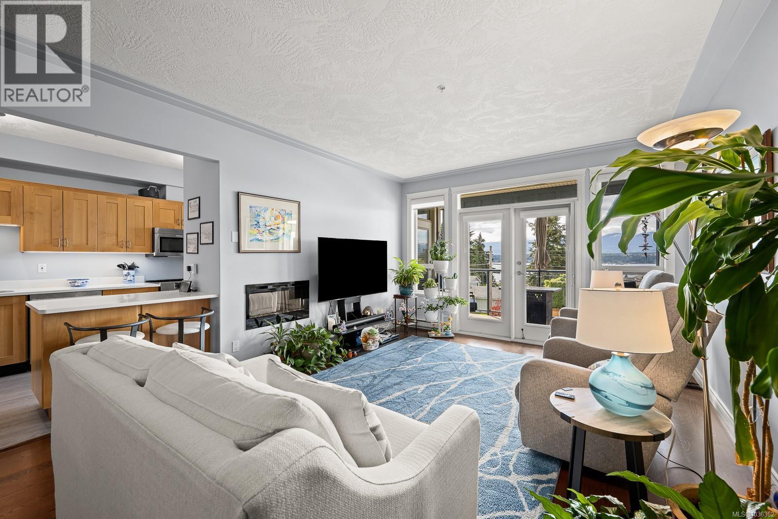 #303 1912 Comox Ave - 9