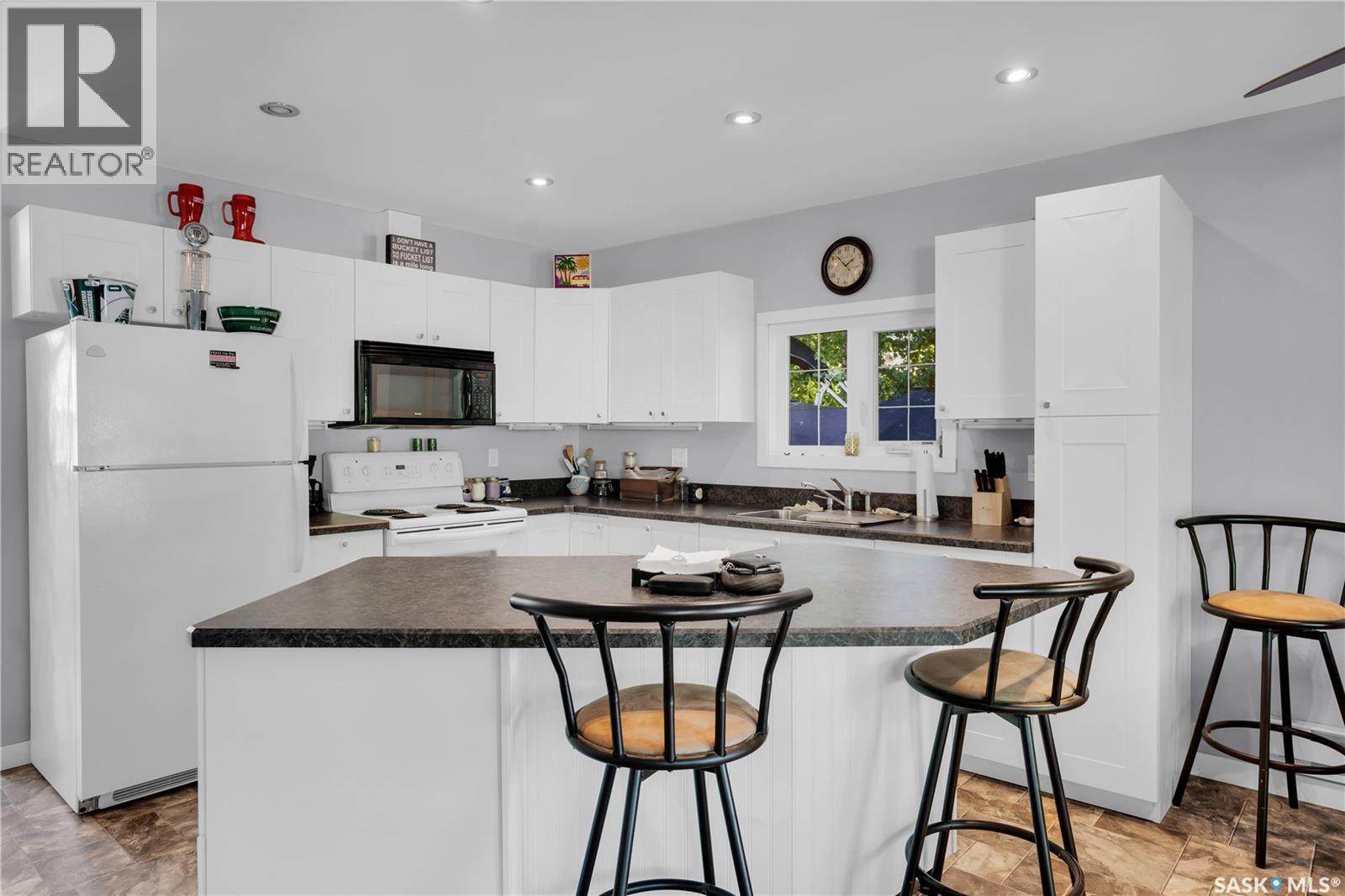 607 Brighton STREET - 7