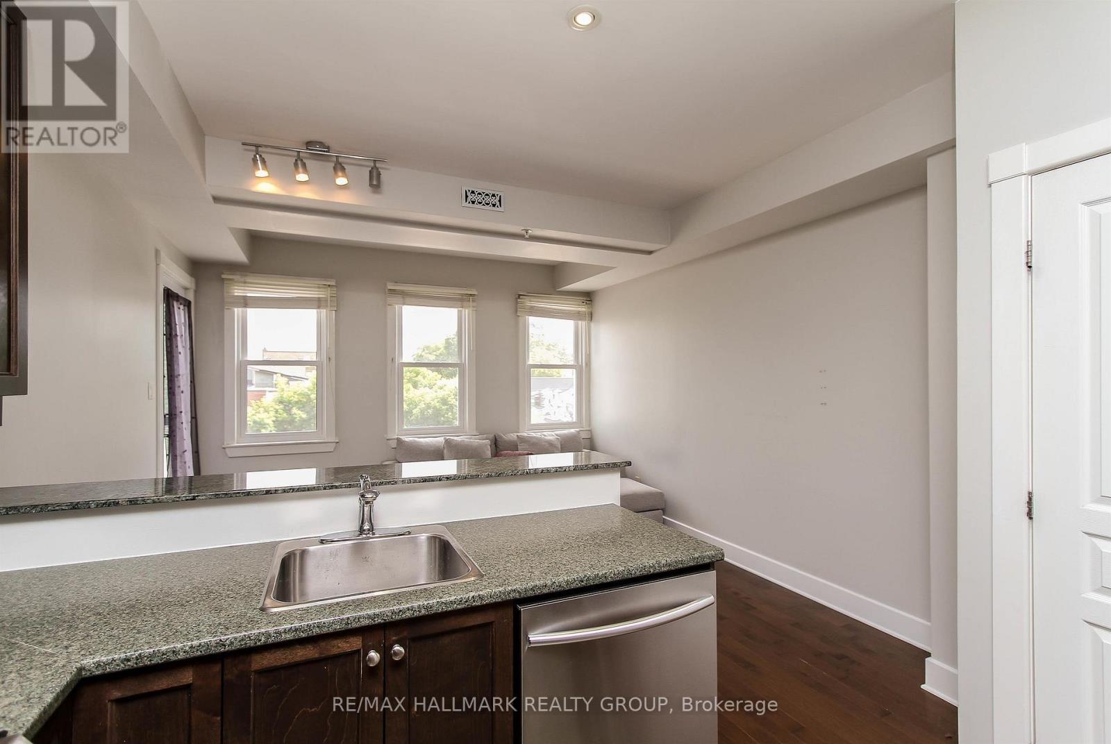#B307 124 GUIGUES AVENUE - 9
