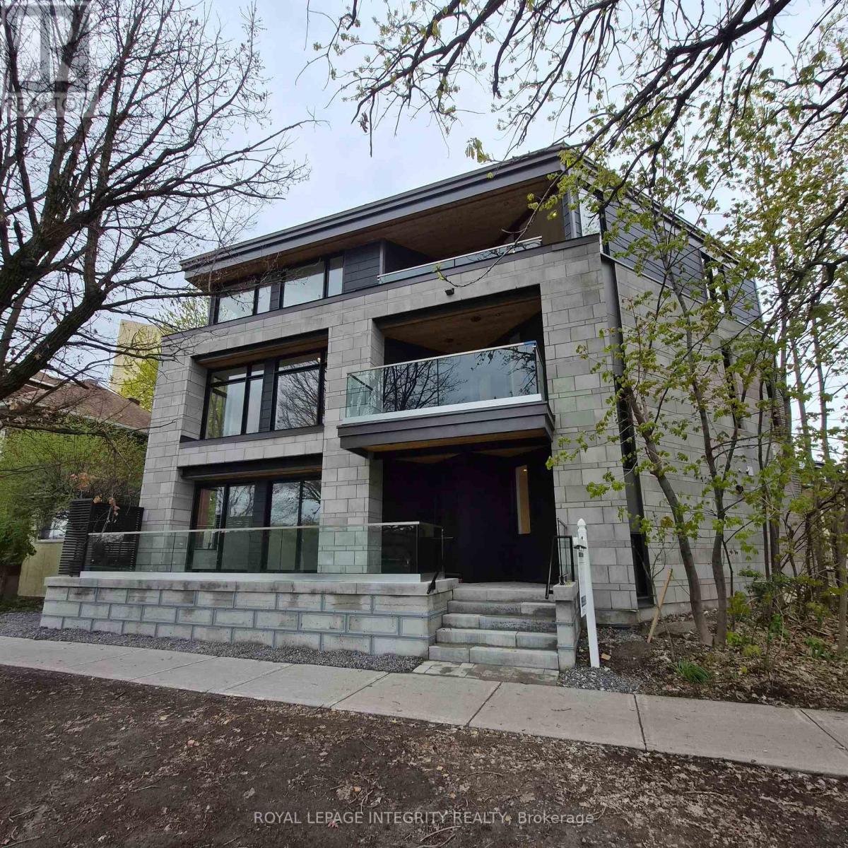 112 QUEEN ELIZABETH DRIVE - 1