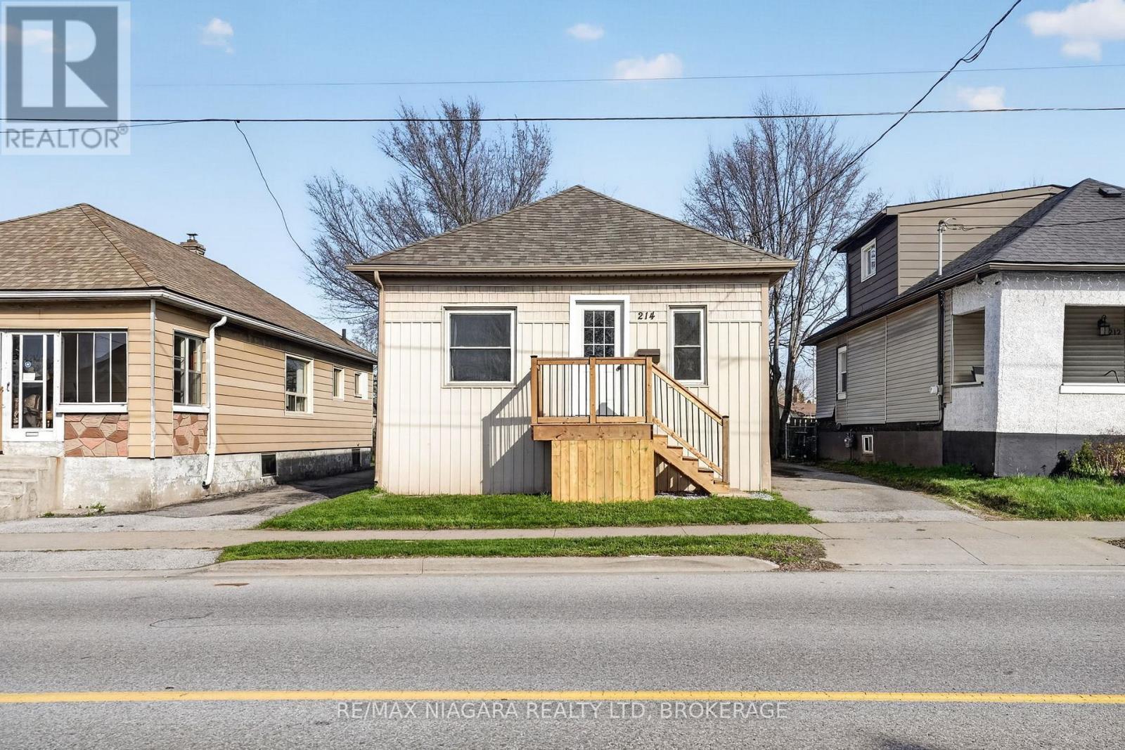 214 NIAGARA STREET - 1