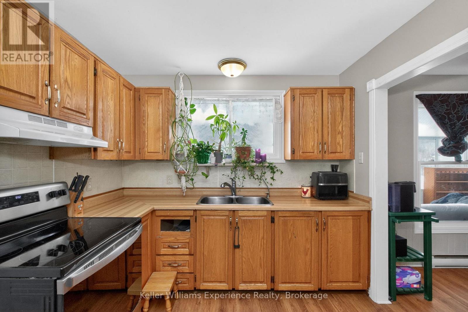 3928 EDGEHILL ROAD - 8