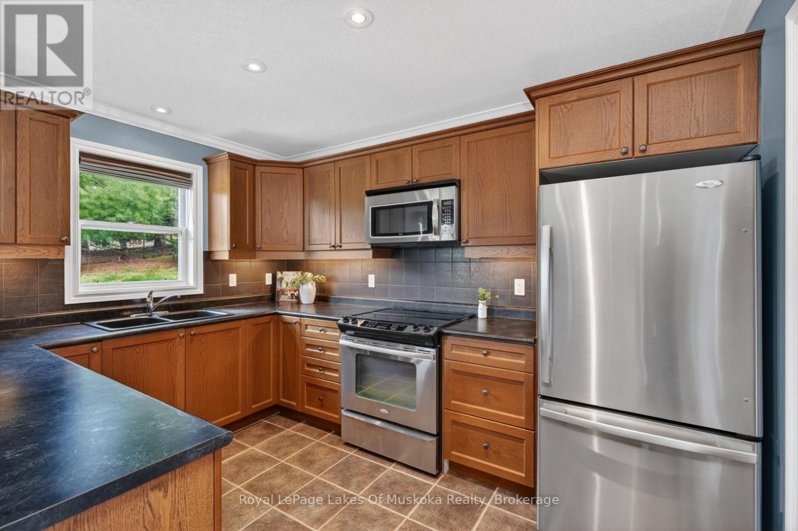 30 & 32 GAINSBOROUGH ROAD - 11