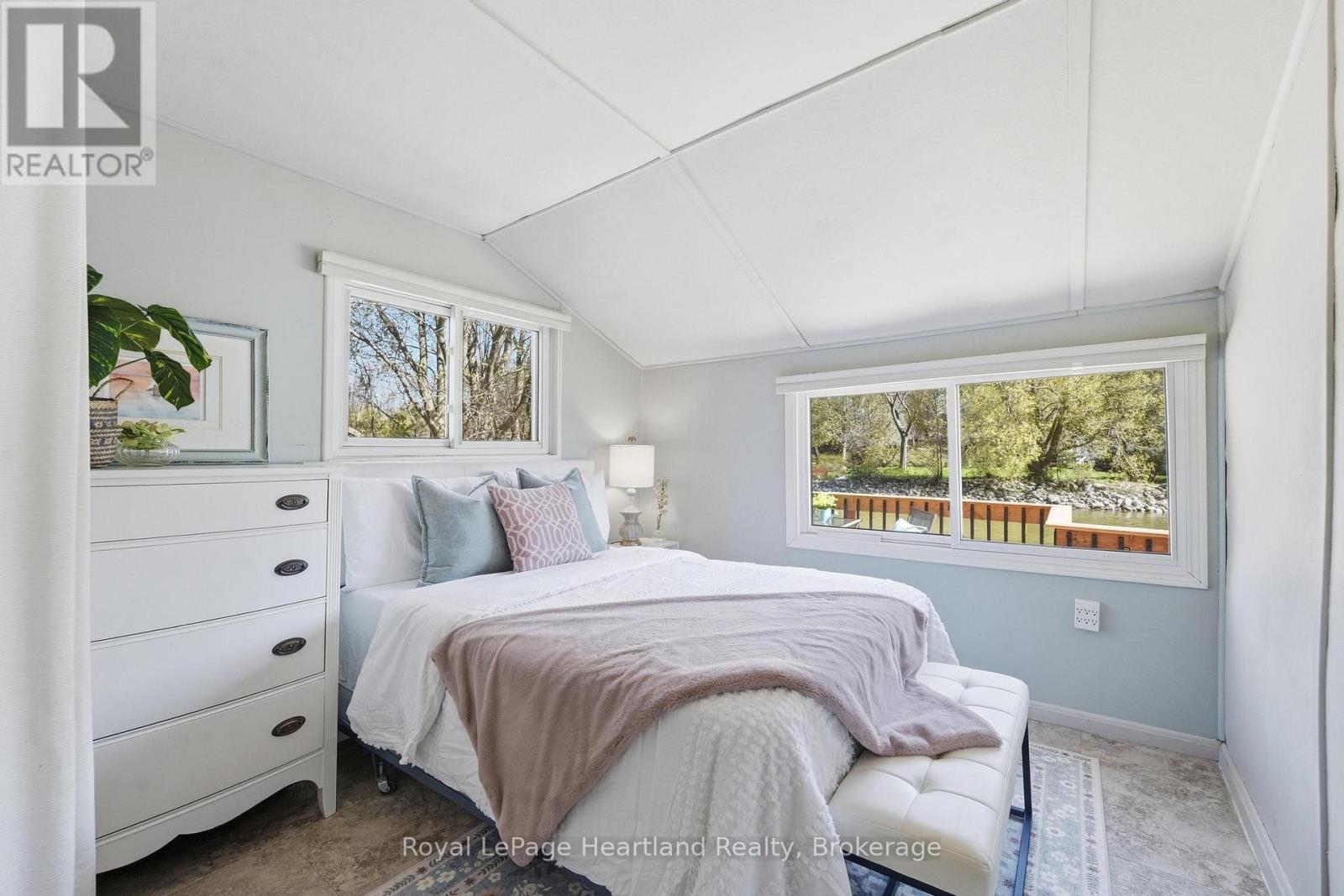 9 MAPLE LANE - 22