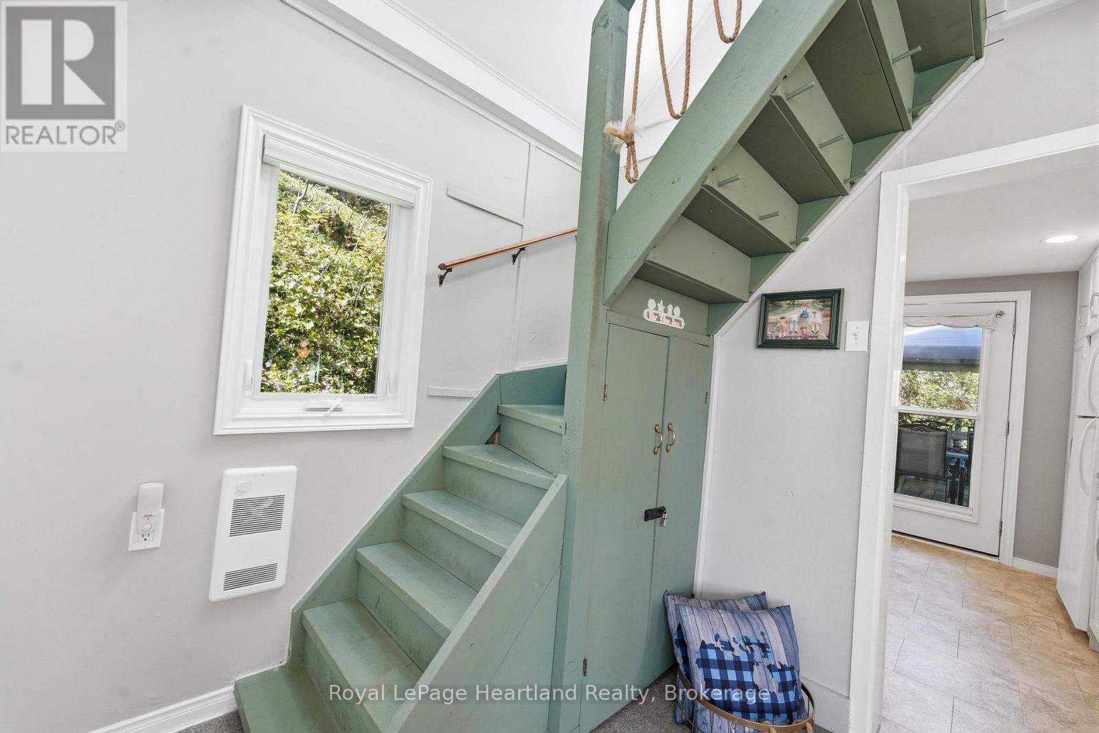 9 MAPLE LANE - 24