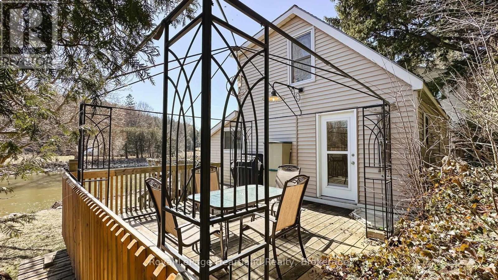 9 MAPLE LANE - 43