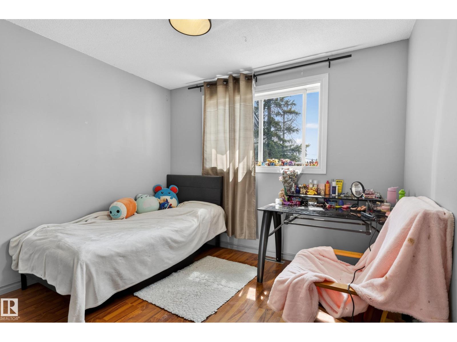 26E MEADOWLARK VG NW, Edmonton