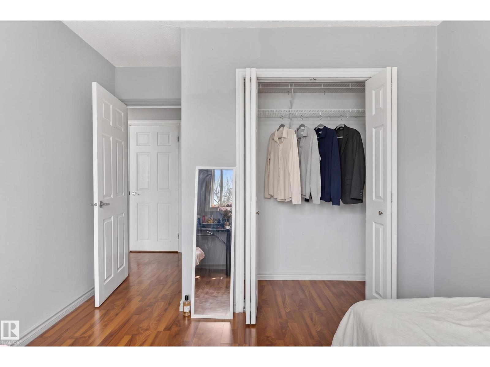26E MEADOWLARK VG NW, Edmonton
