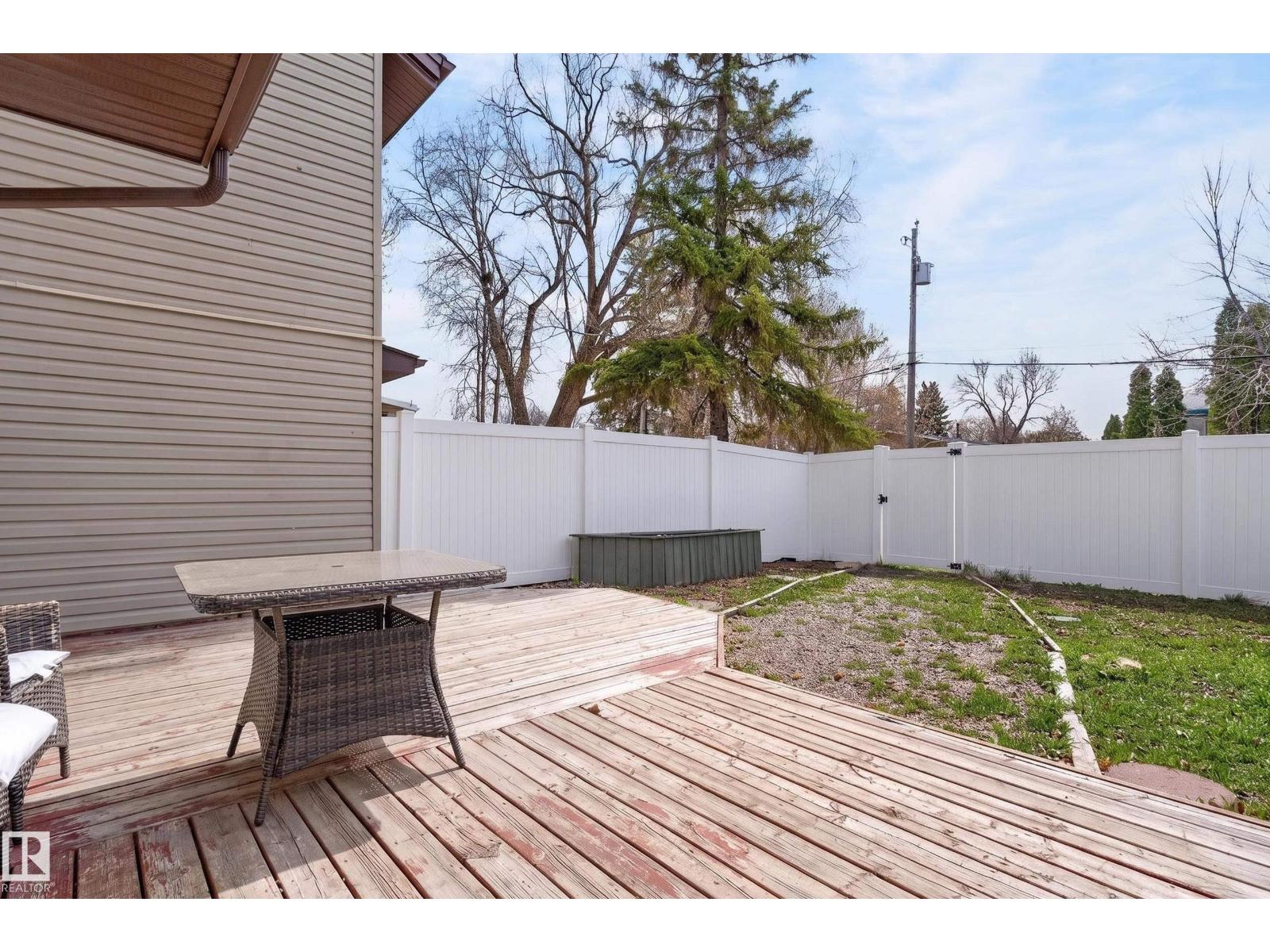 26E MEADOWLARK VG NW, Edmonton