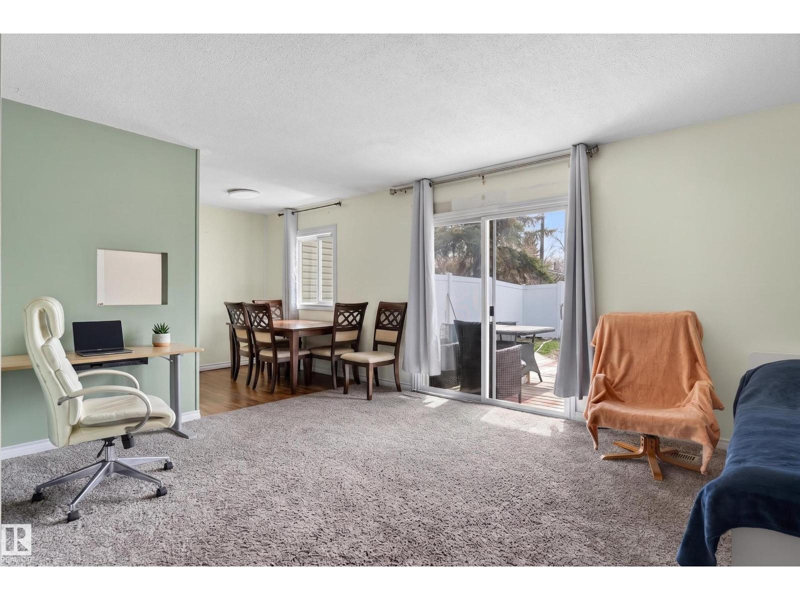 26E MEADOWLARK VG NW, Edmonton