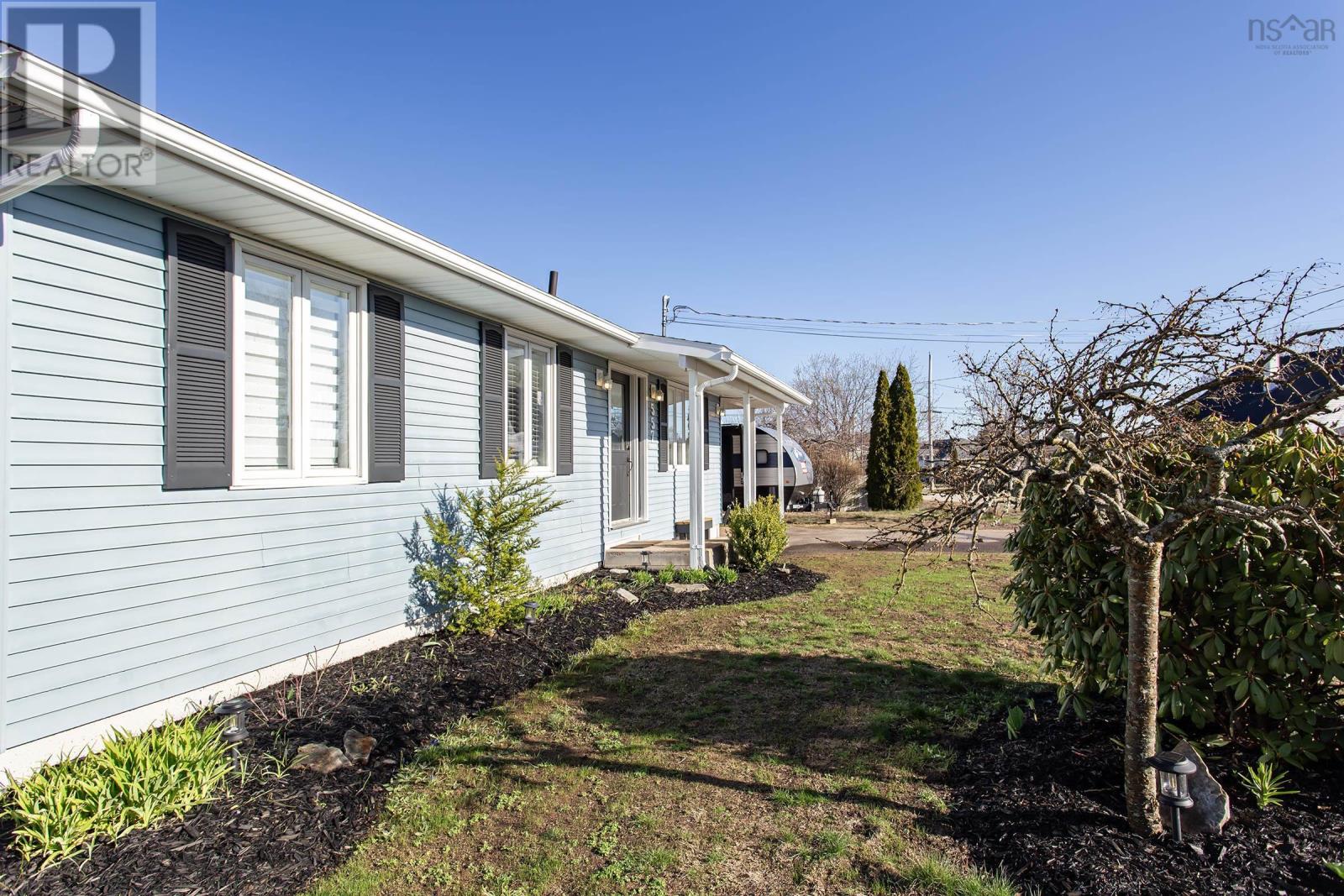 Property 30 of 35 of 557 McClair Avenue