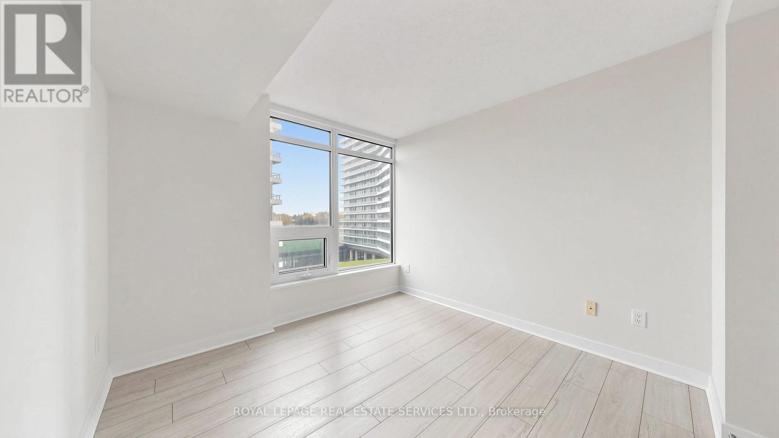 #809 121 MCMAHON DRIVE - 16