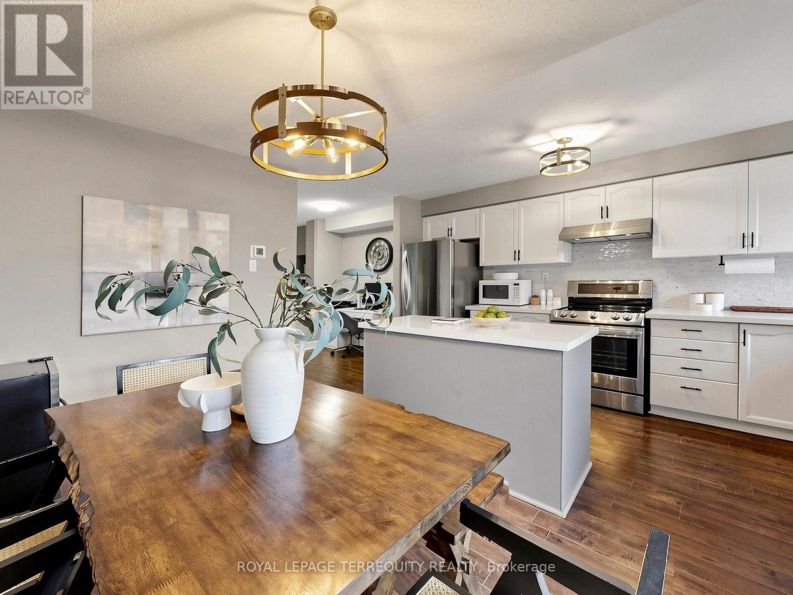 61 SPRUCEDALE WAY - 17