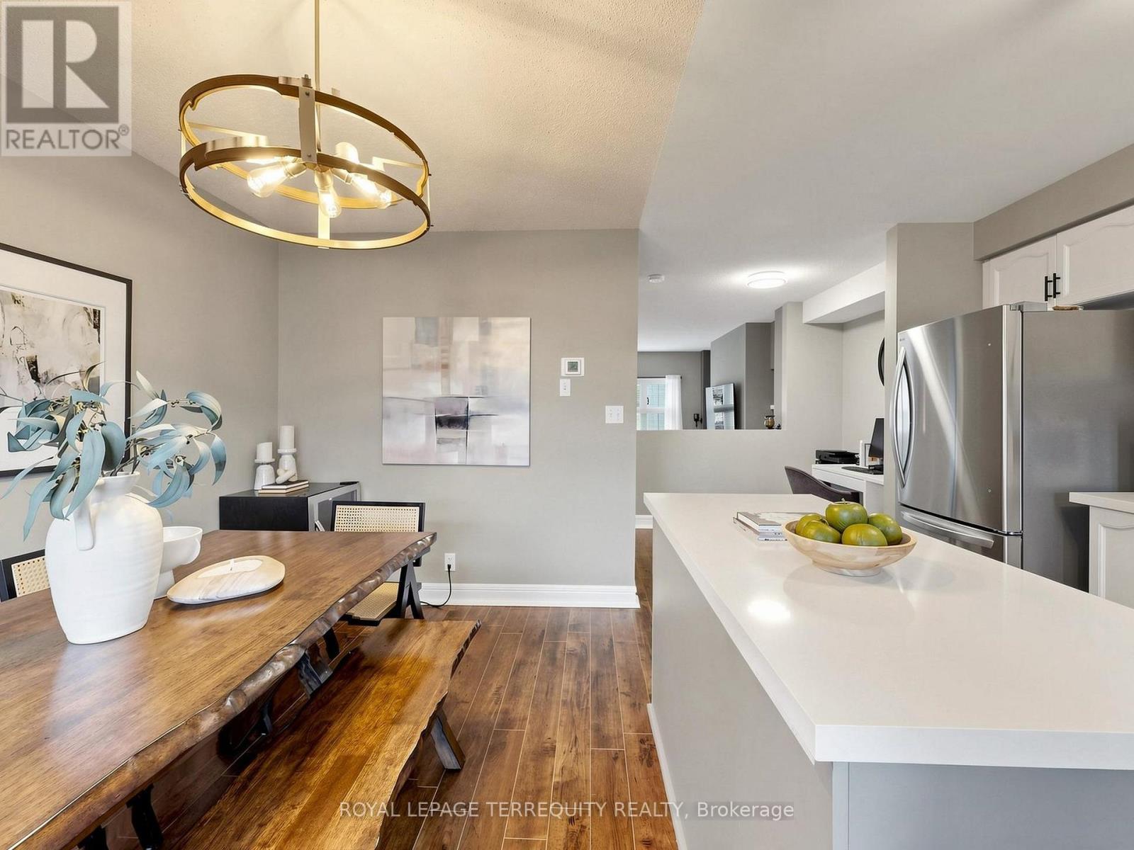 61 SPRUCEDALE WAY - 21