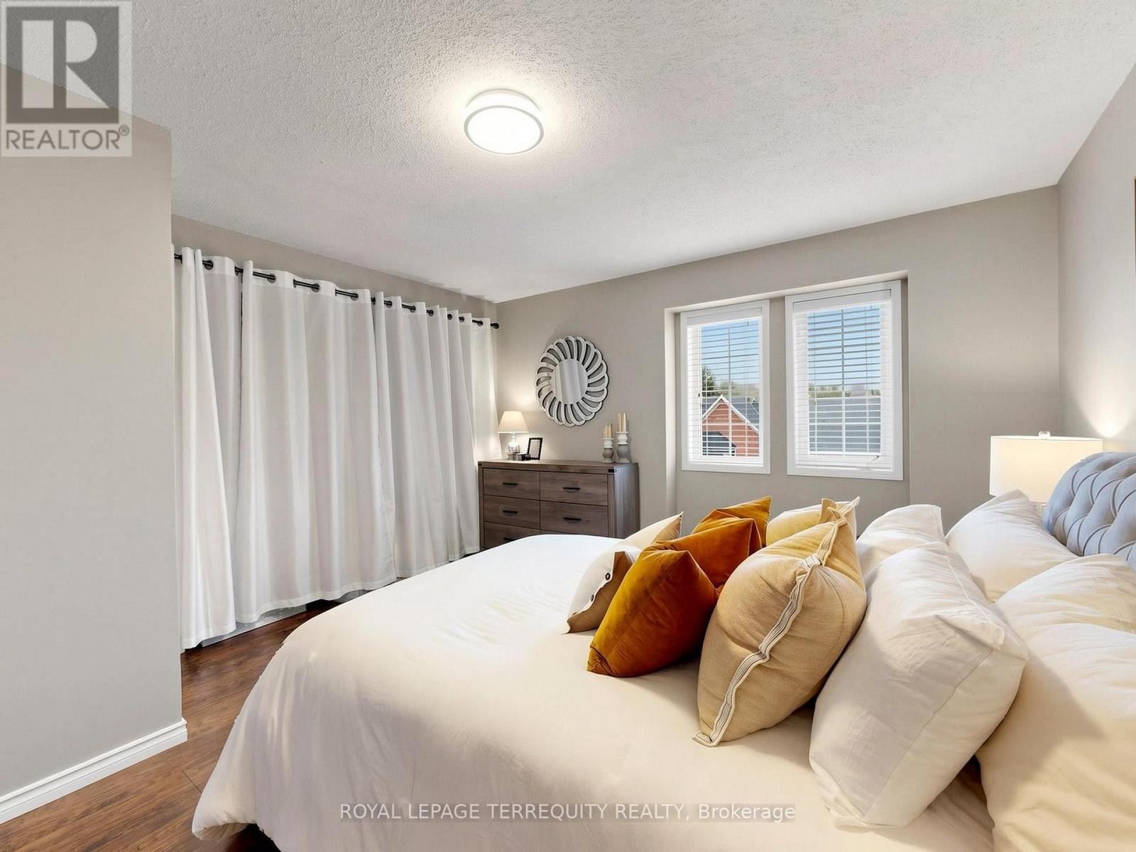61 SPRUCEDALE WAY - 23
